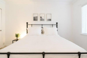 Las Olas Blvd Exclusive Apt with waterview